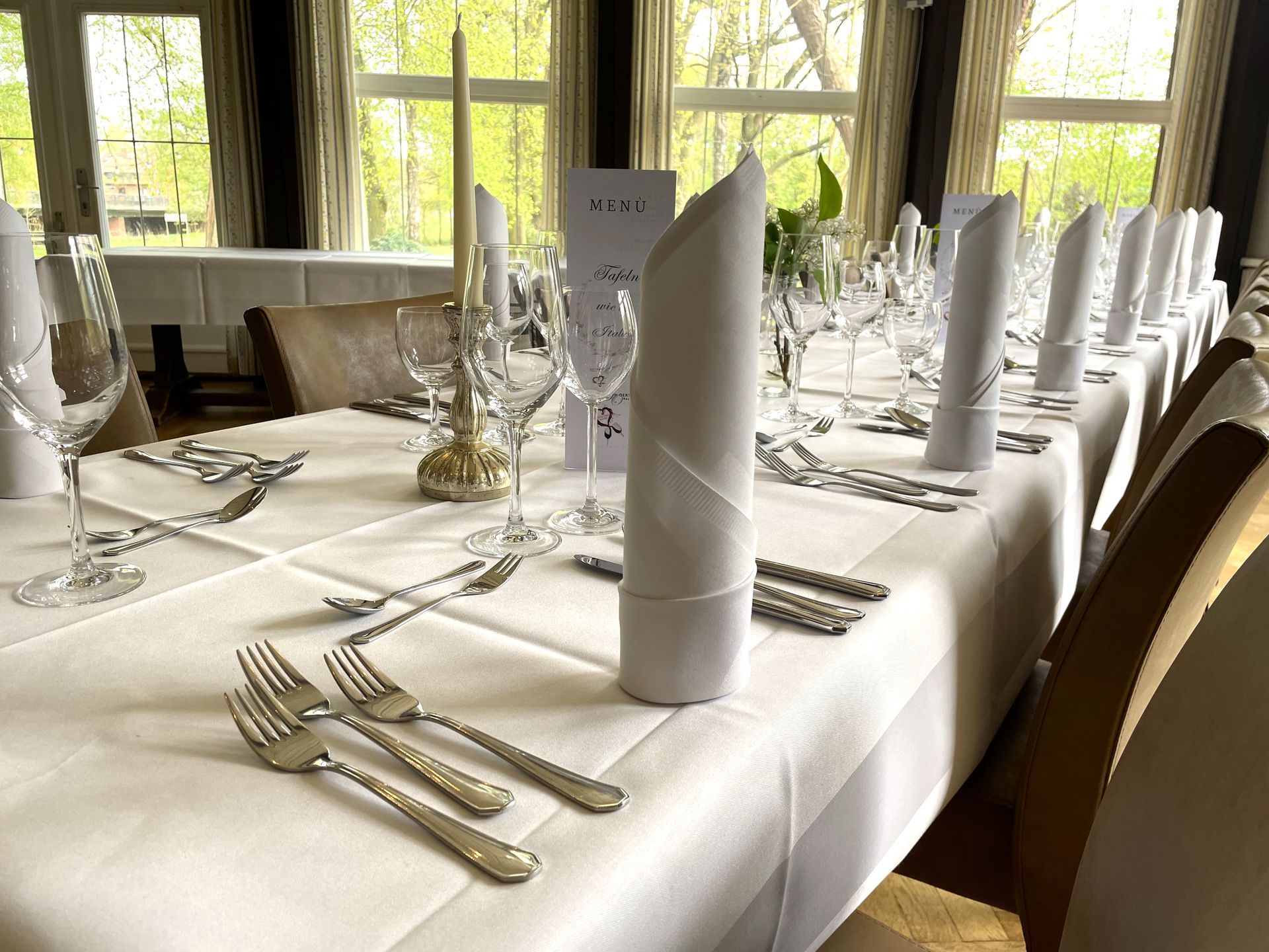 Gedeckter Tisch