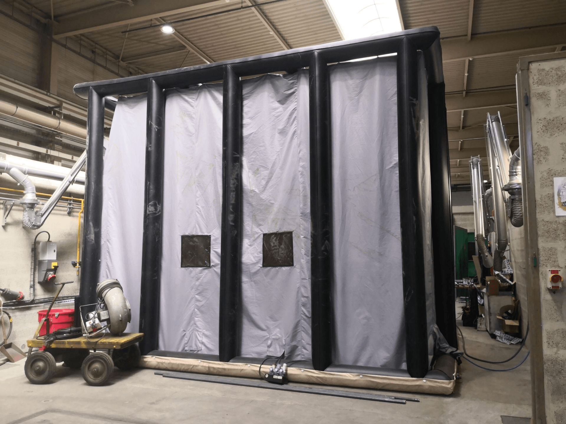 Safe mobile working area Safe mobile working area