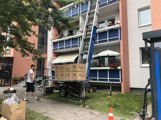 Umzugslift imEinsatz Umzugslift macht die Arbeit leicht