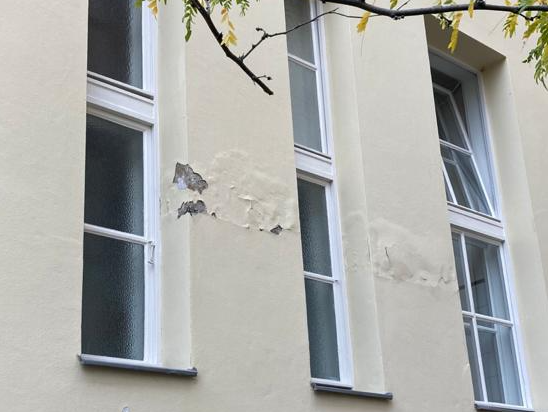 schadhafte Fassade nach Wasserschaden