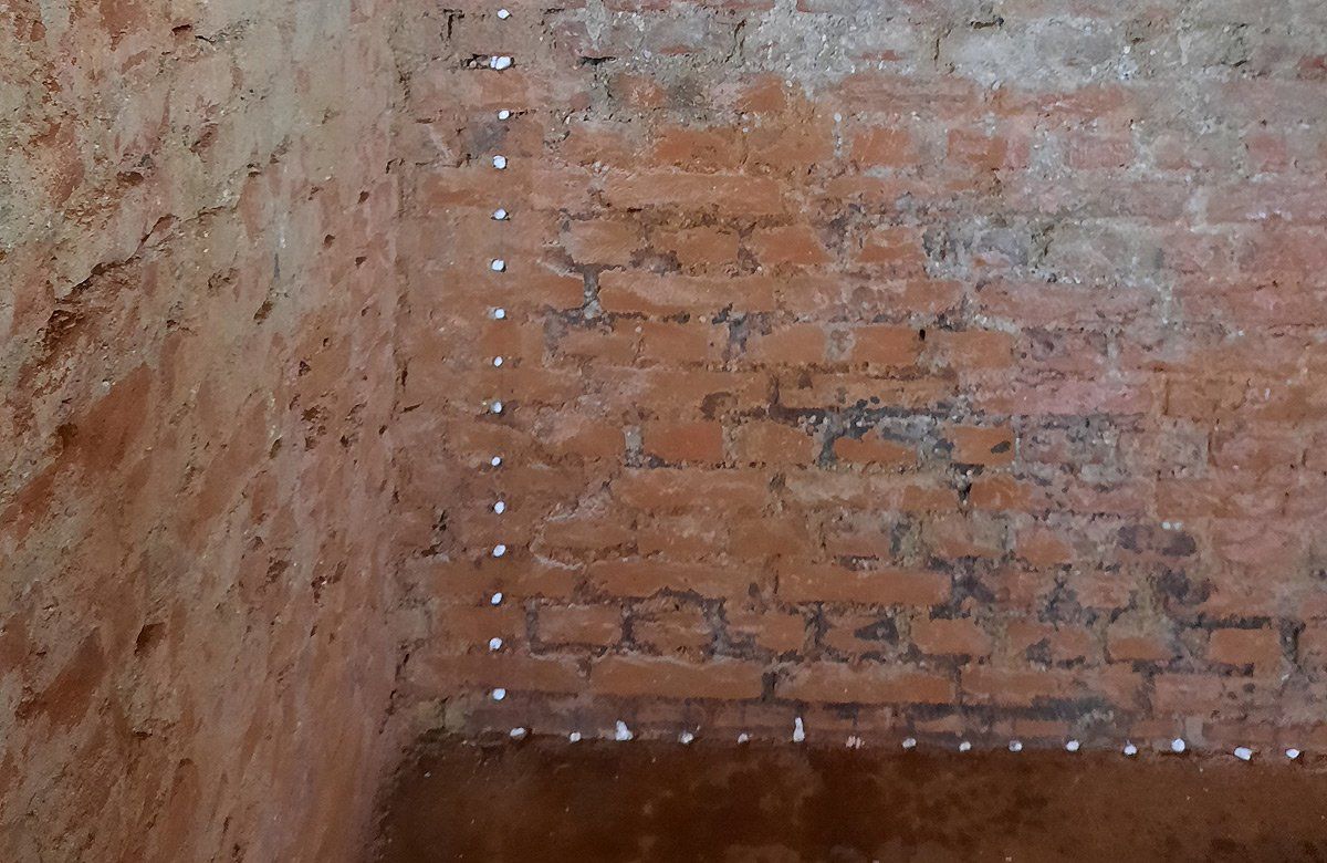 Horizontal- und Vertikalsperren Abdichtung von Mauerwerk durch Horizontalsperren