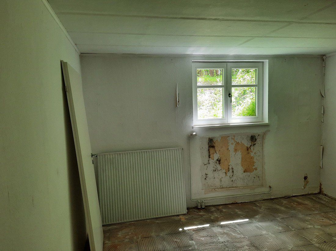 Souterrainwohnung mit Schimmel und Feuchtigkeit