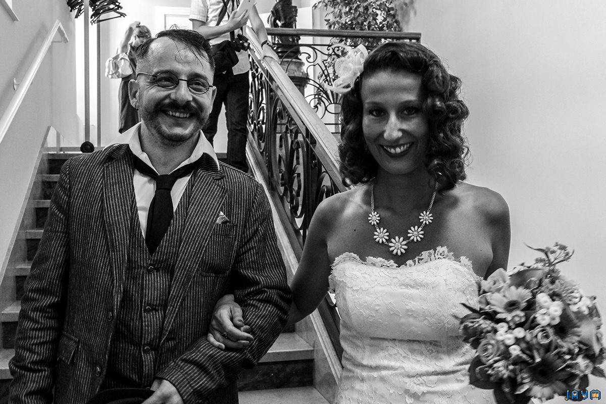 Photographies du mariage d'Élodie & Alexander Red Naxela est un séducteur, il aime les femmes, surtout celles qui disent oui, et en plus il est parait d'une trompe d'éléphant !