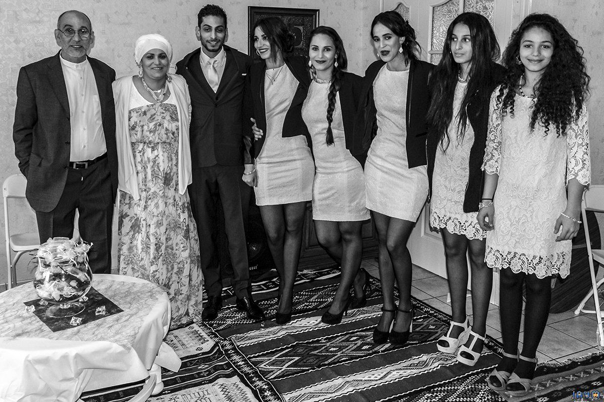 Sacré famille musulmane pour le mariage maghrébin d'Alison et Younes