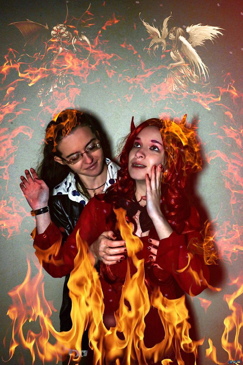 Shooting d'Anne-Sophie et Rachel Elle caresses ses petits seins galbés