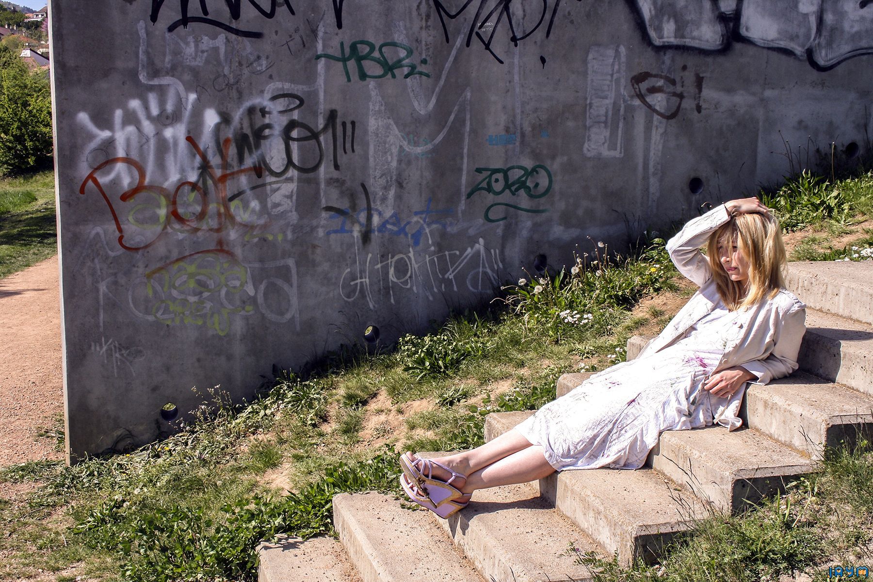 Carole blonde marginale