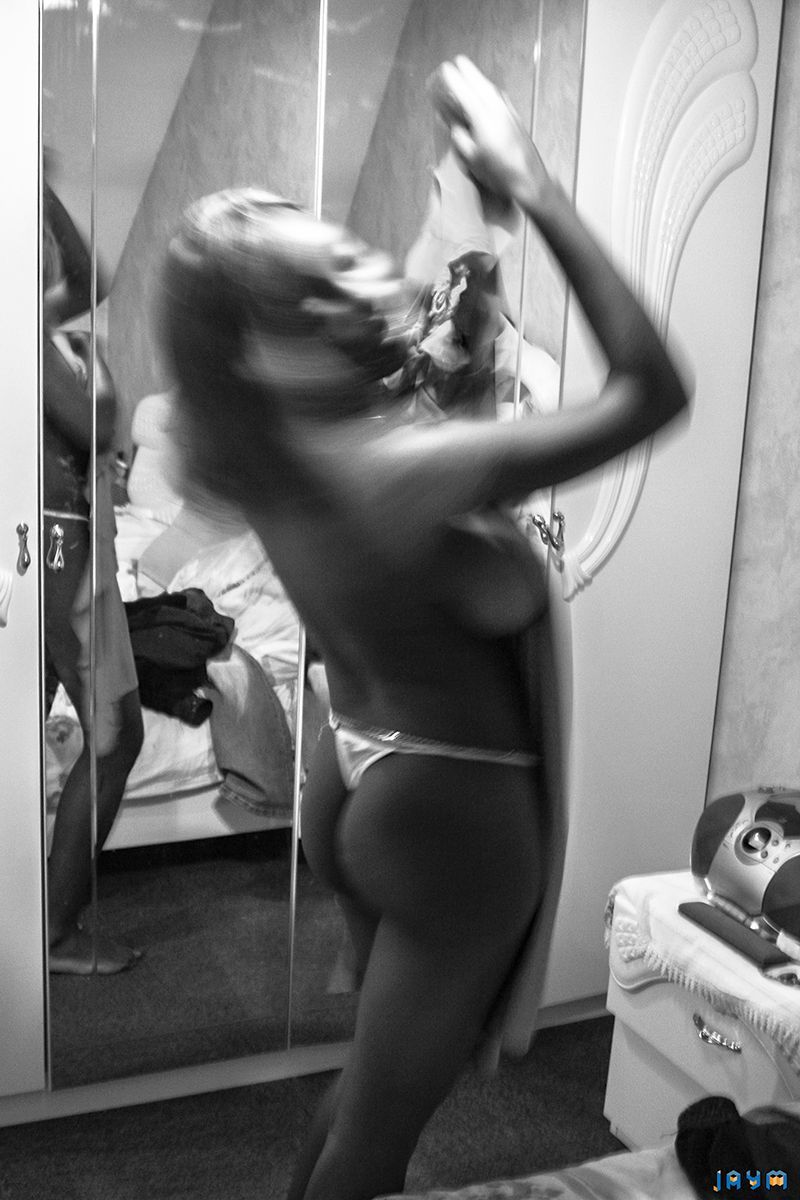 Les seins énormes d'une femme black amatrice libertine