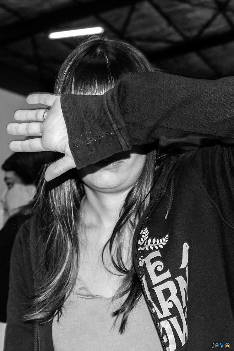 Shooting de Clémence Une jeune fille timide aux cheveux longs