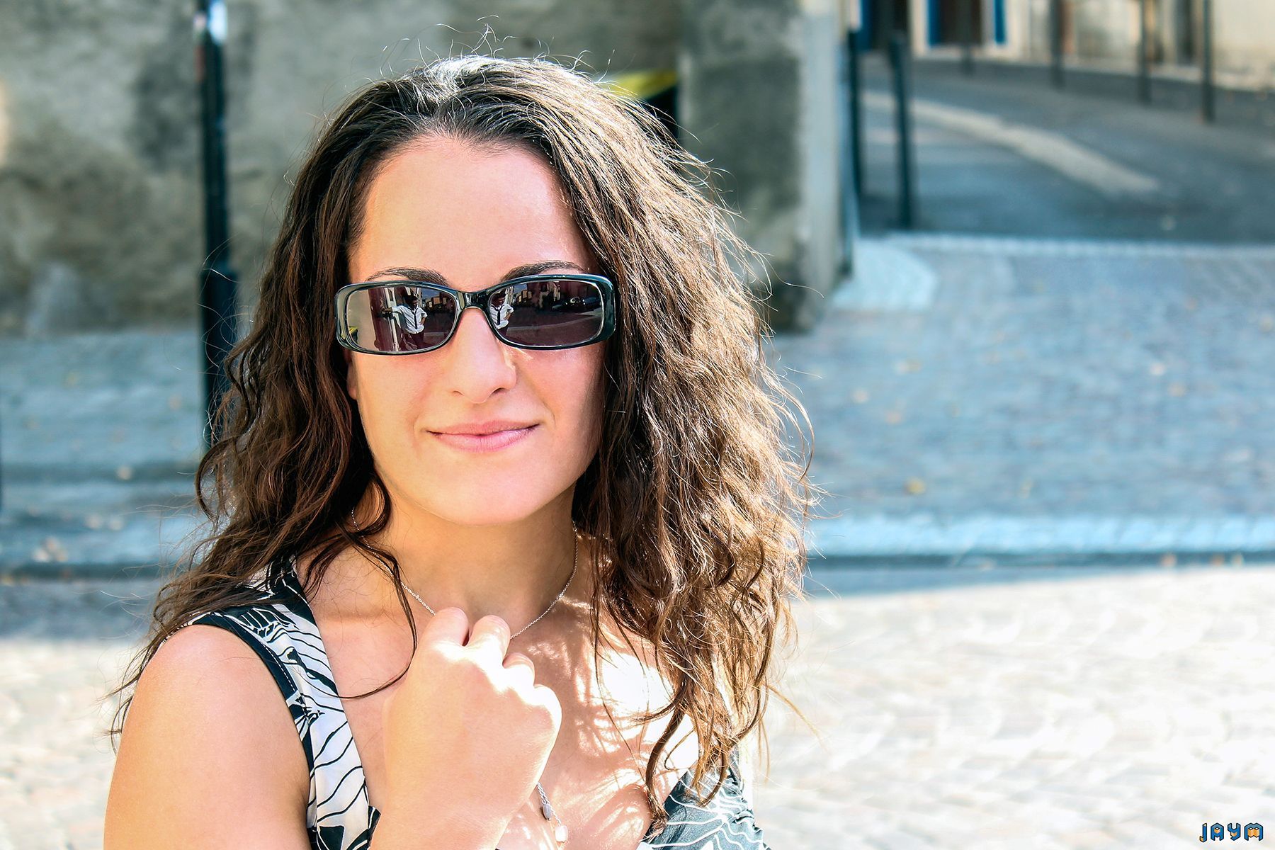 Le reflet de Lucas Mahi comédien d'un court métrage