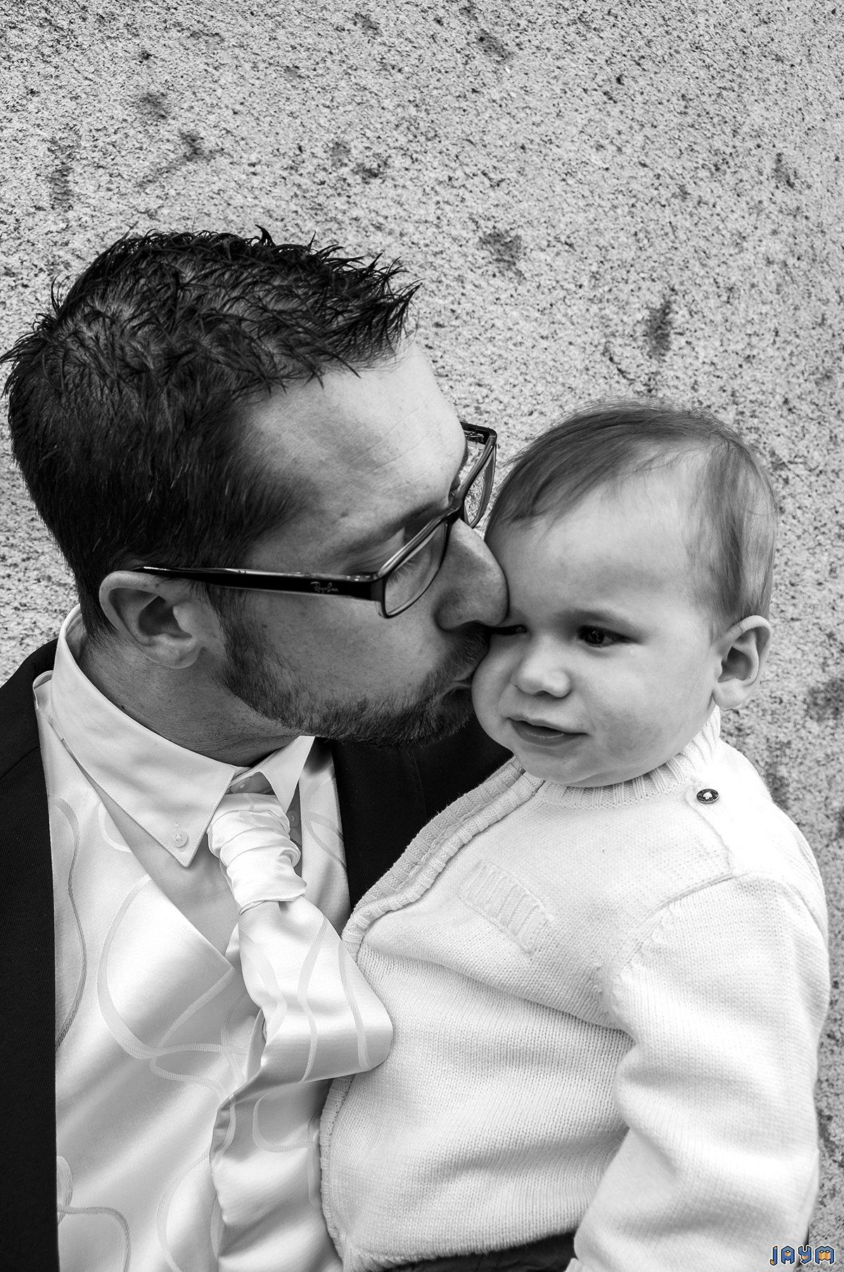 Après un calin de papa les pleures cesse et tout va mieux.