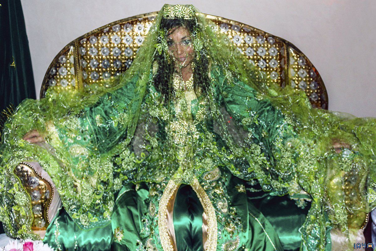 Robe de amriage oriantal verte en satin et tulle !y