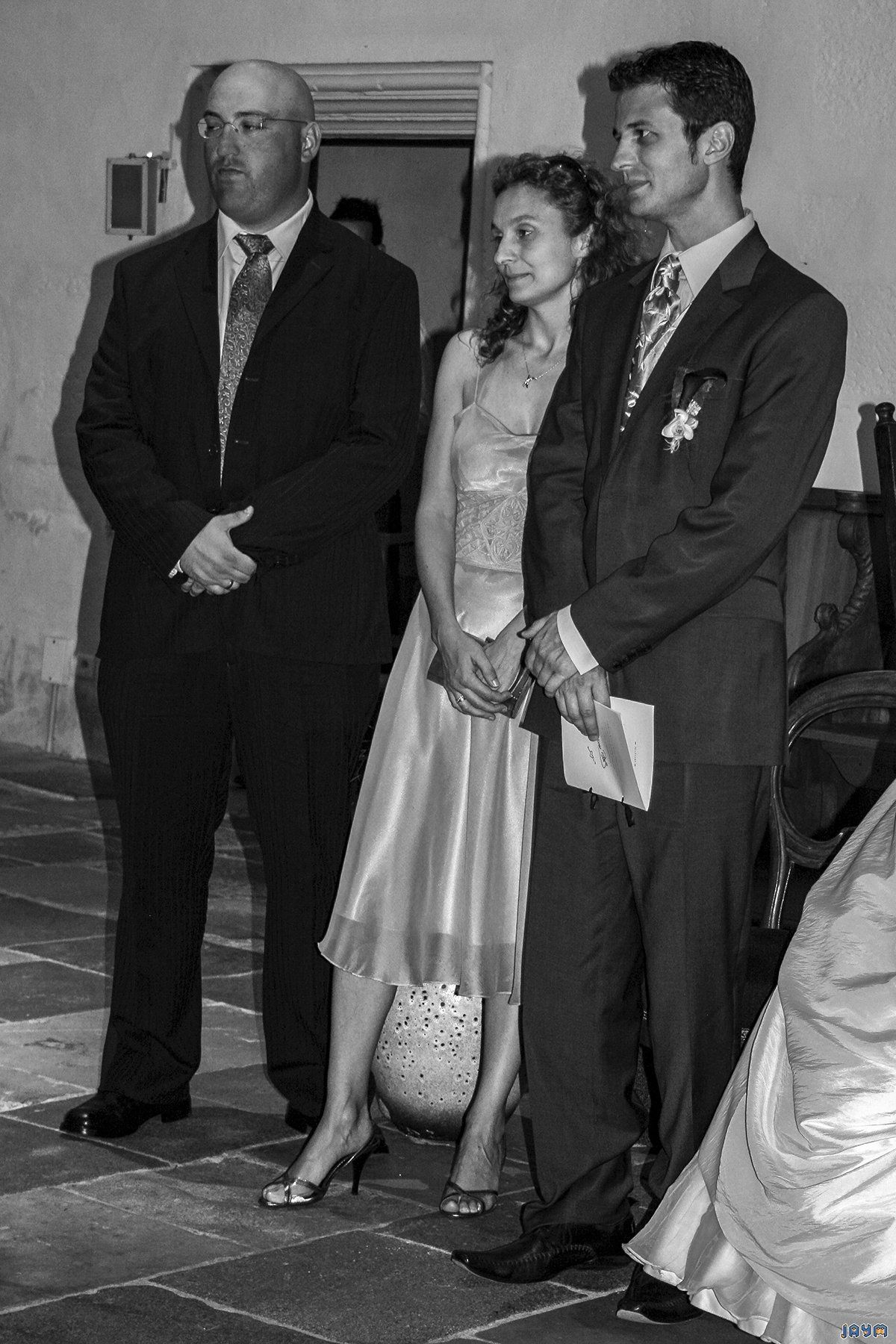 Le marié a choisit sa soeur et un ami comme témoins.