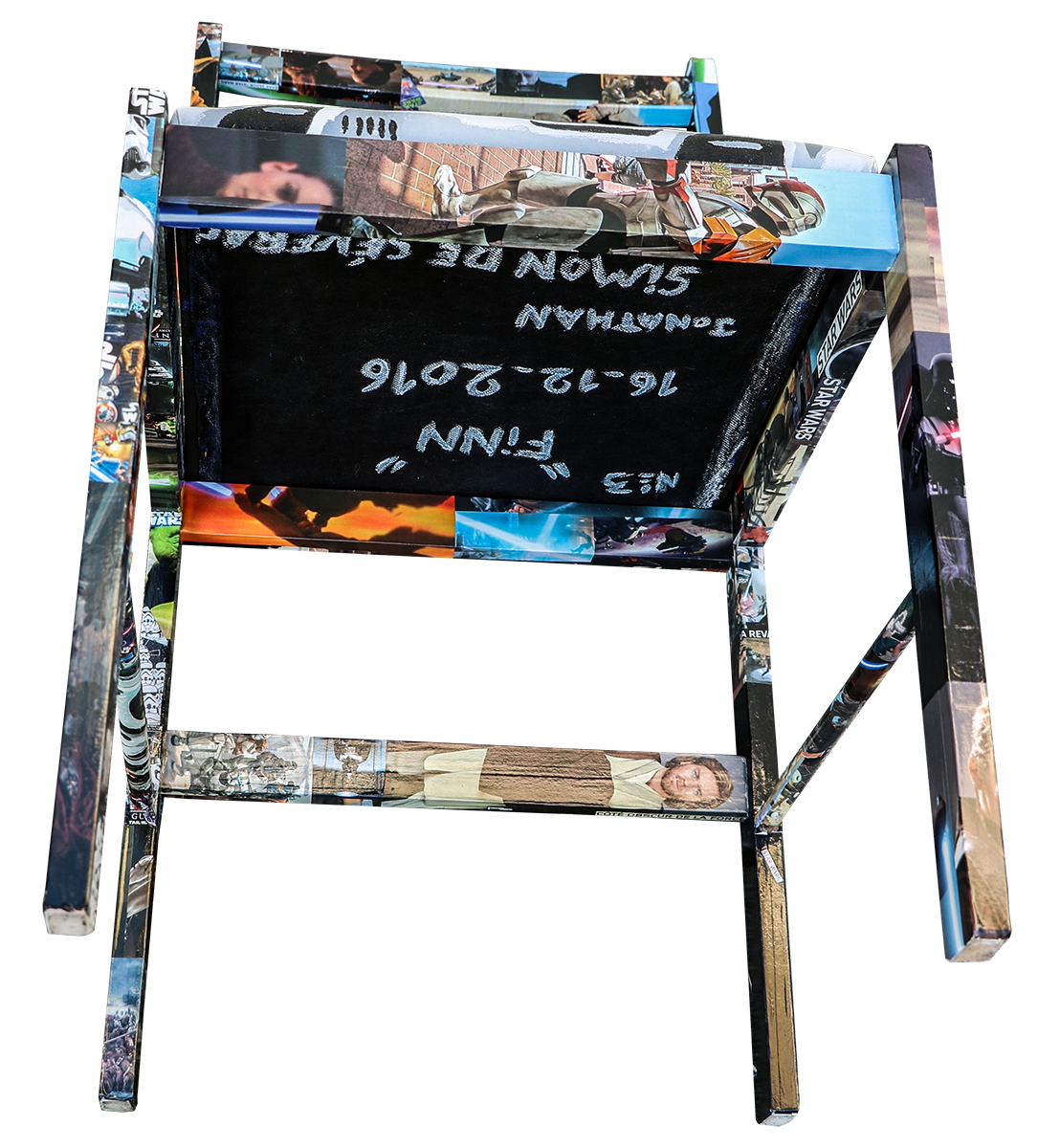 Vue du dessous de la chaise et de la signature de l'artiste Jonathan simon de séverac, dont l'atelier est à Durtol (63)