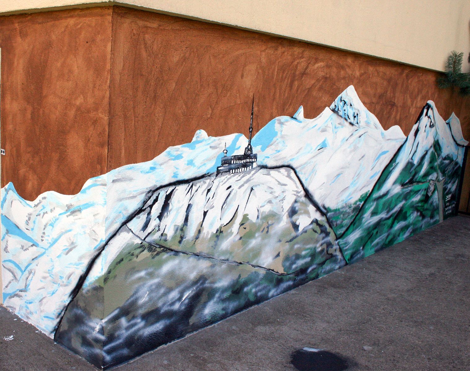 Réalisation d'une fresque sur la commune de Cros en Auvergne, représentant la châine du Sancy, le Puy-de-Dôme et le Puy Mary.
