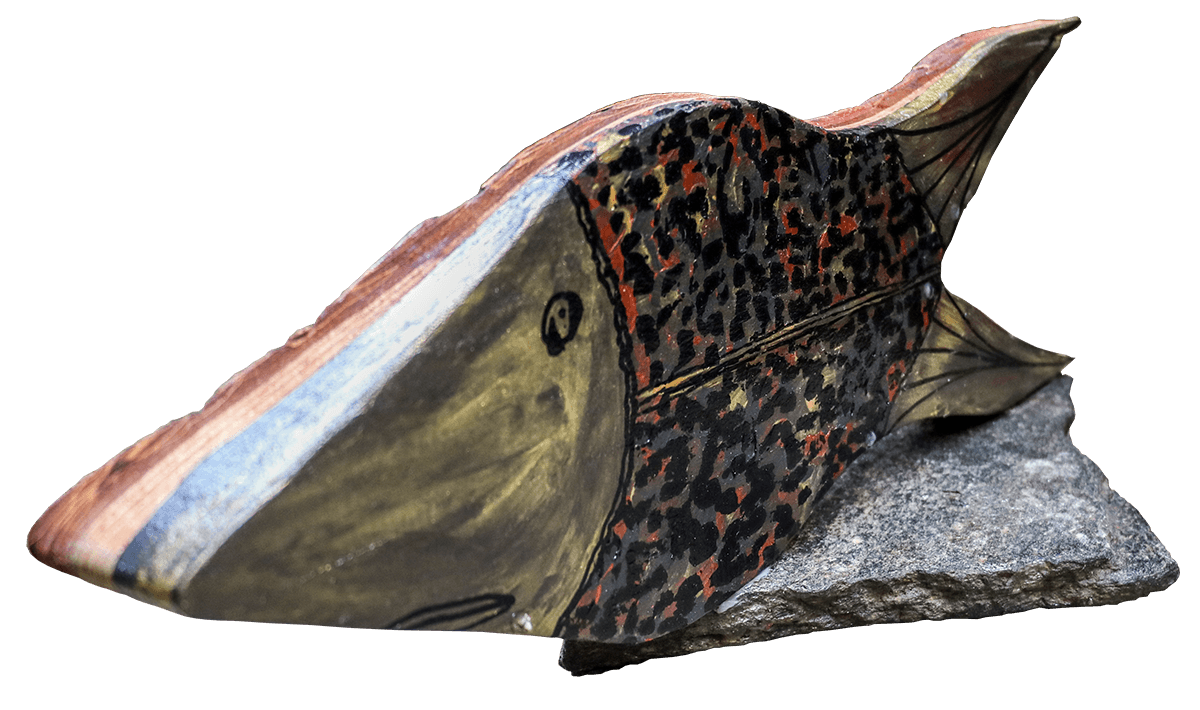 Sculpture réalisée par l'artiste JAYM, bois, acrylique et vernis sur socle roche.