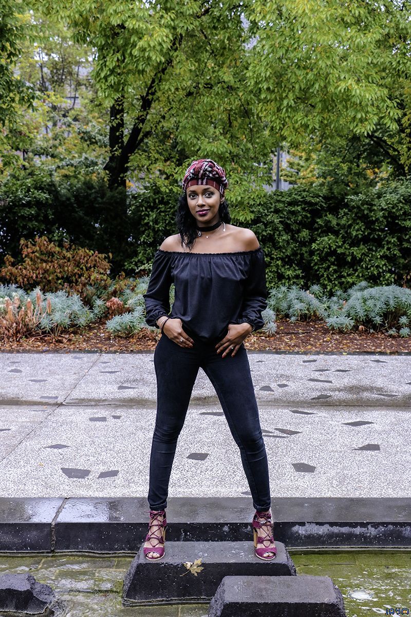 Prophète traversant l'eau