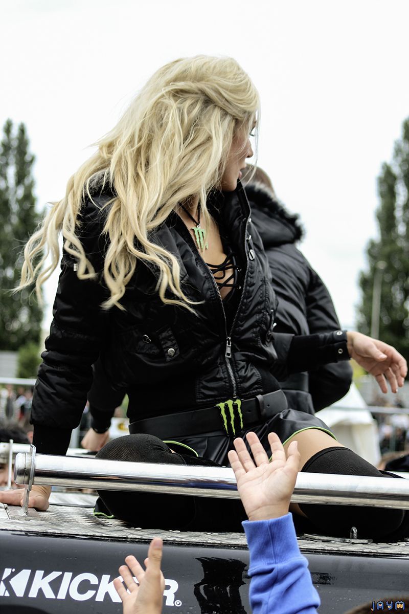 Doudoune et mini jupe