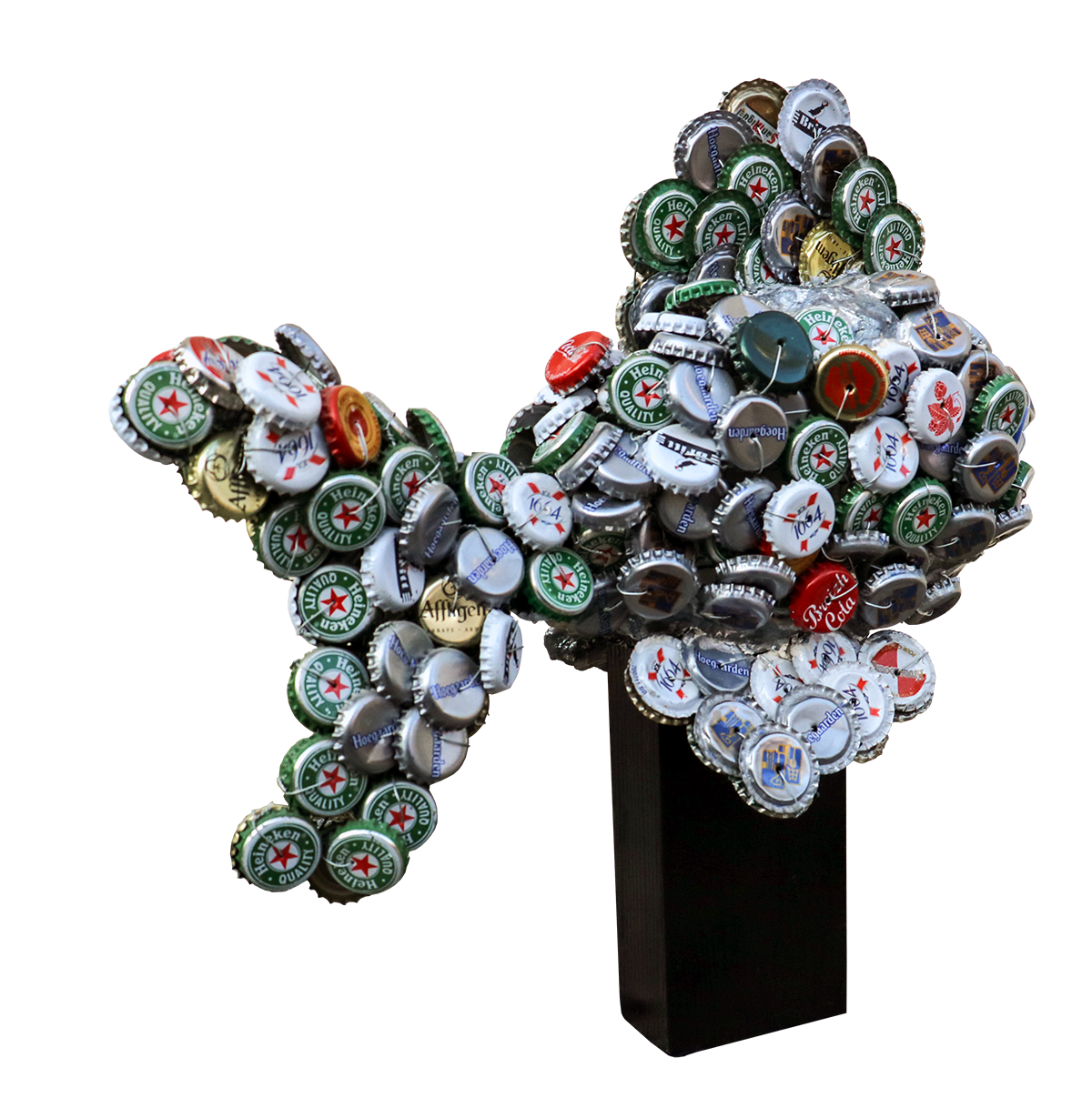 Des nagoeirs, des branchies, beaucoup d'amour, voici une oeuvre signé de l'artiste JAYM qui nagera habillement sur vos étagères intérieures.