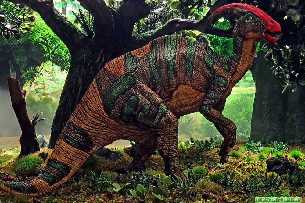 ein dinosauriermodell eines Parasaurolophus