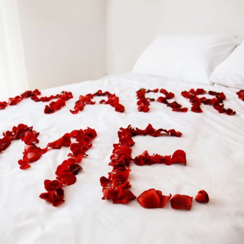 Romance package Rose Petal Marry Me Display