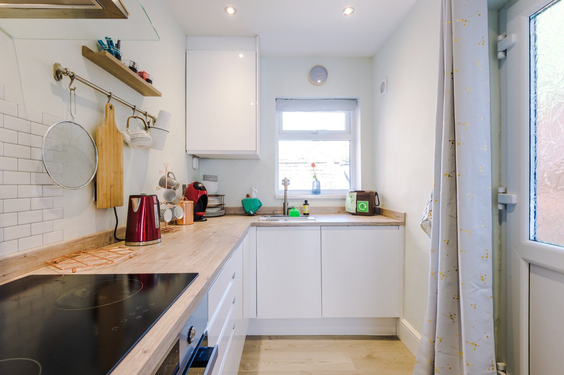 clean and tidy kitchen with all amenities