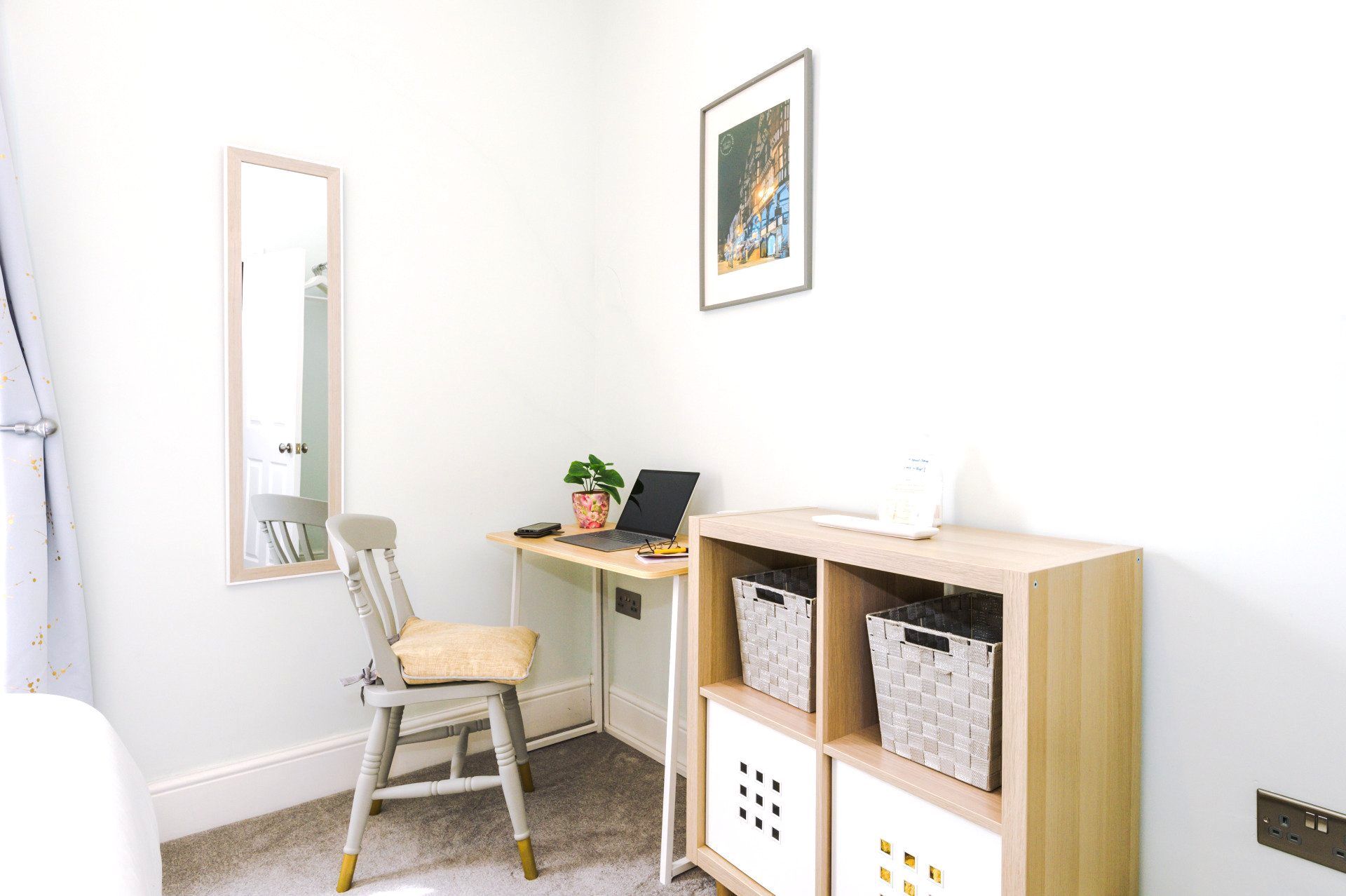 work desk for digital nomads and catchups