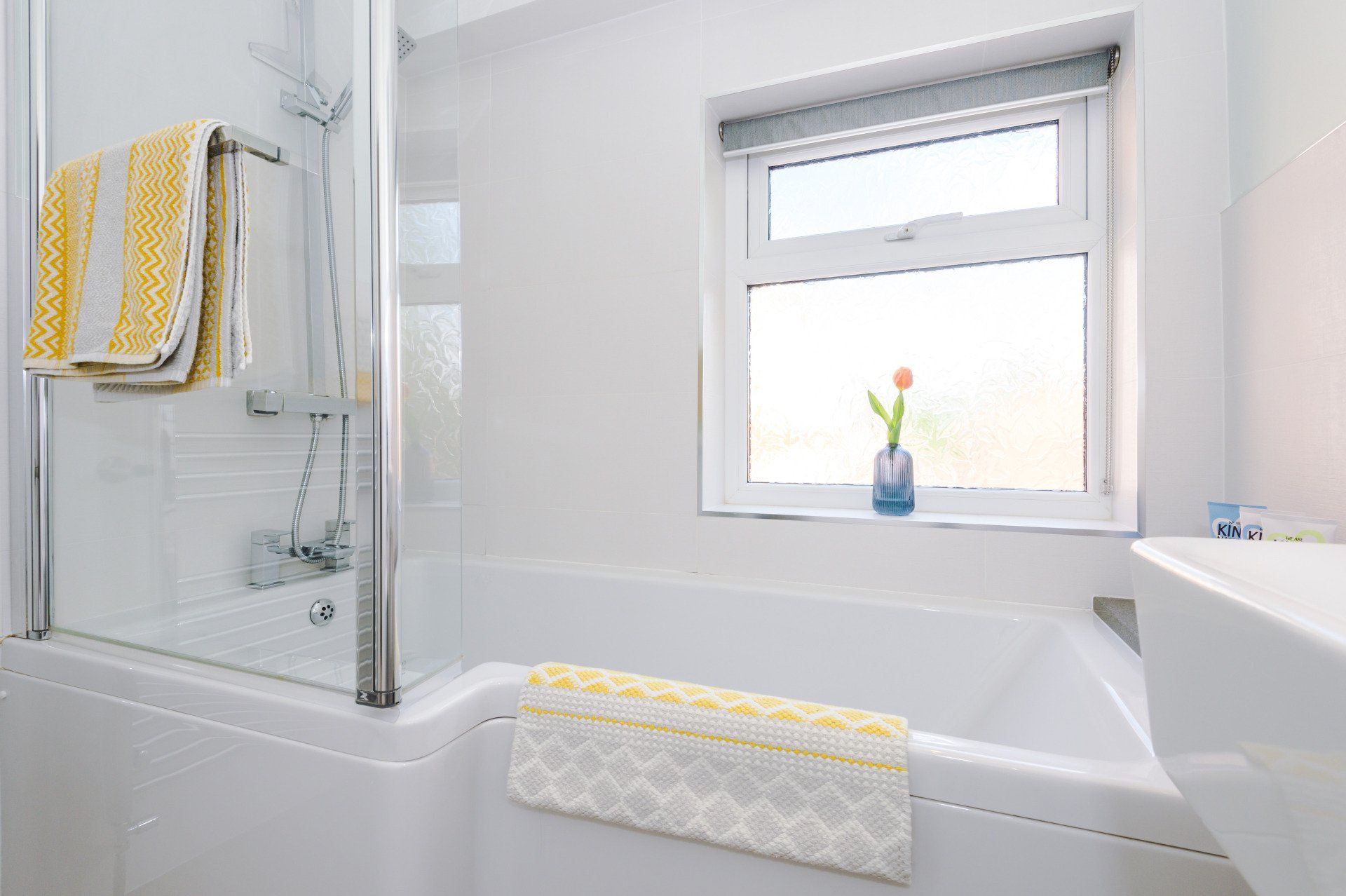 l shaped bath for shower and soaking