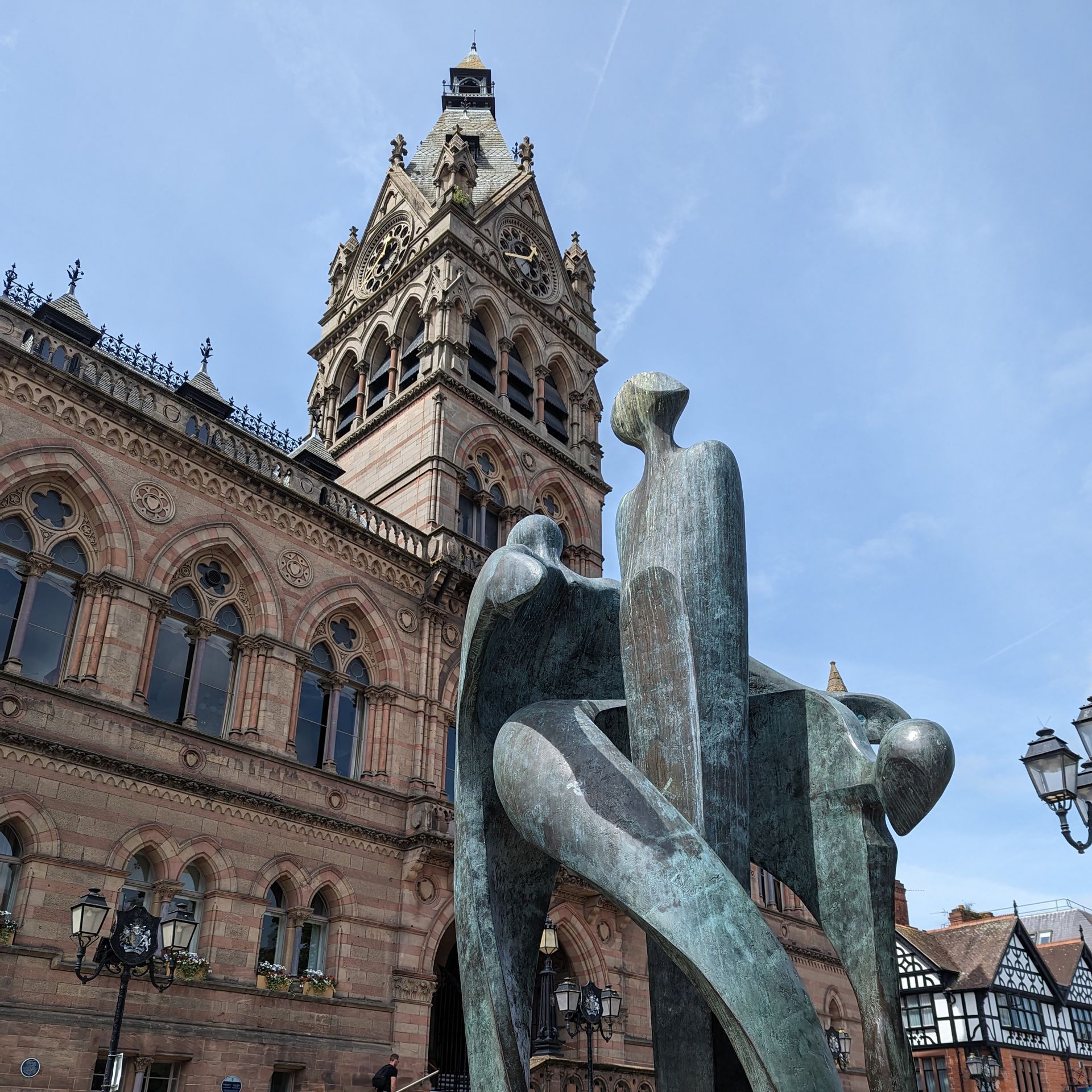 picnic basket with red wine