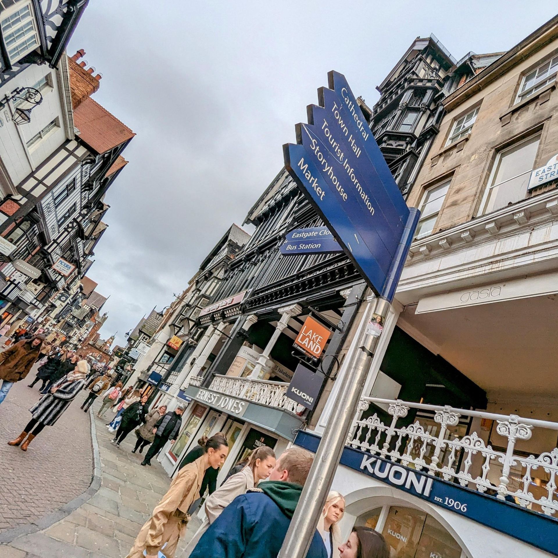 shopping and information sign in chester city centre