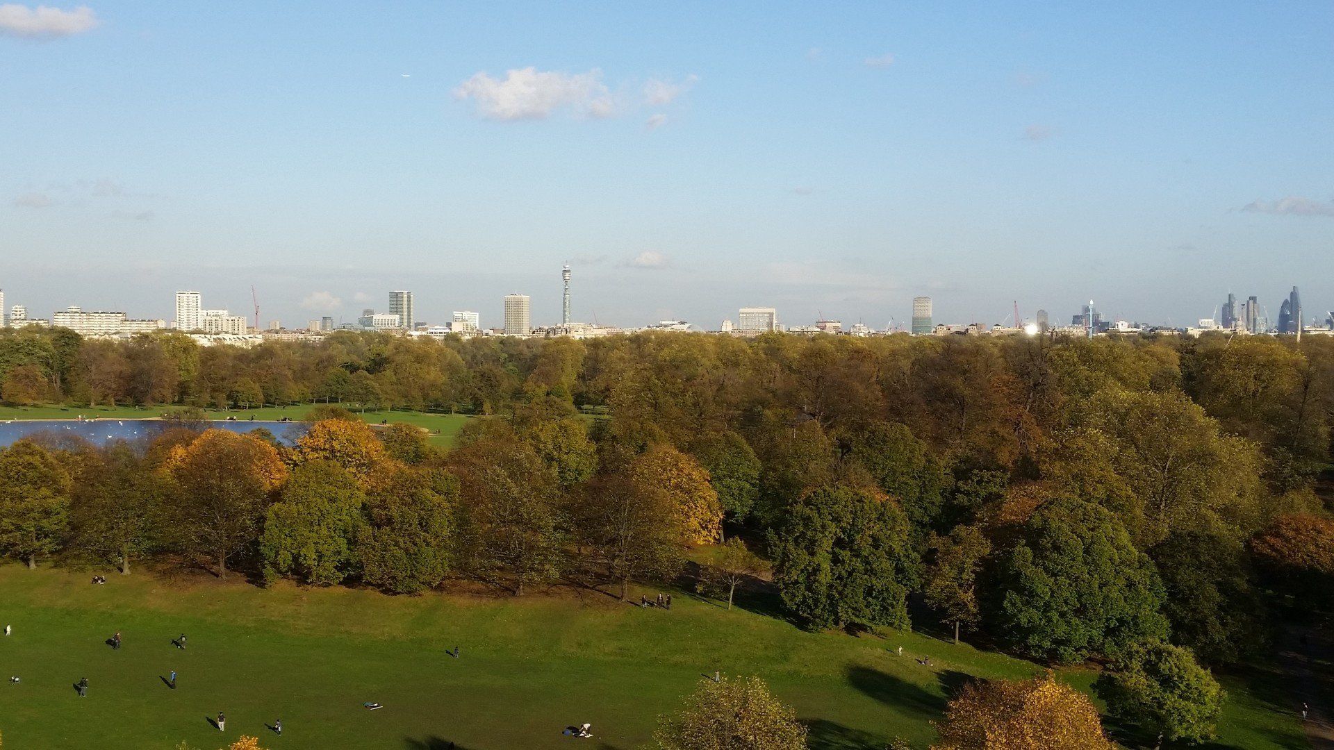 view of kensington gardens and london skyline