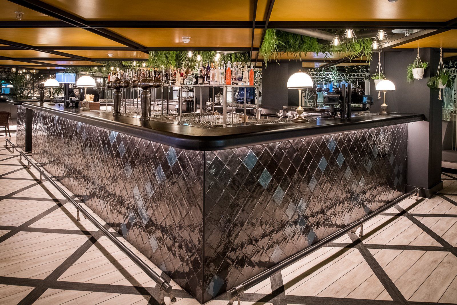 bar