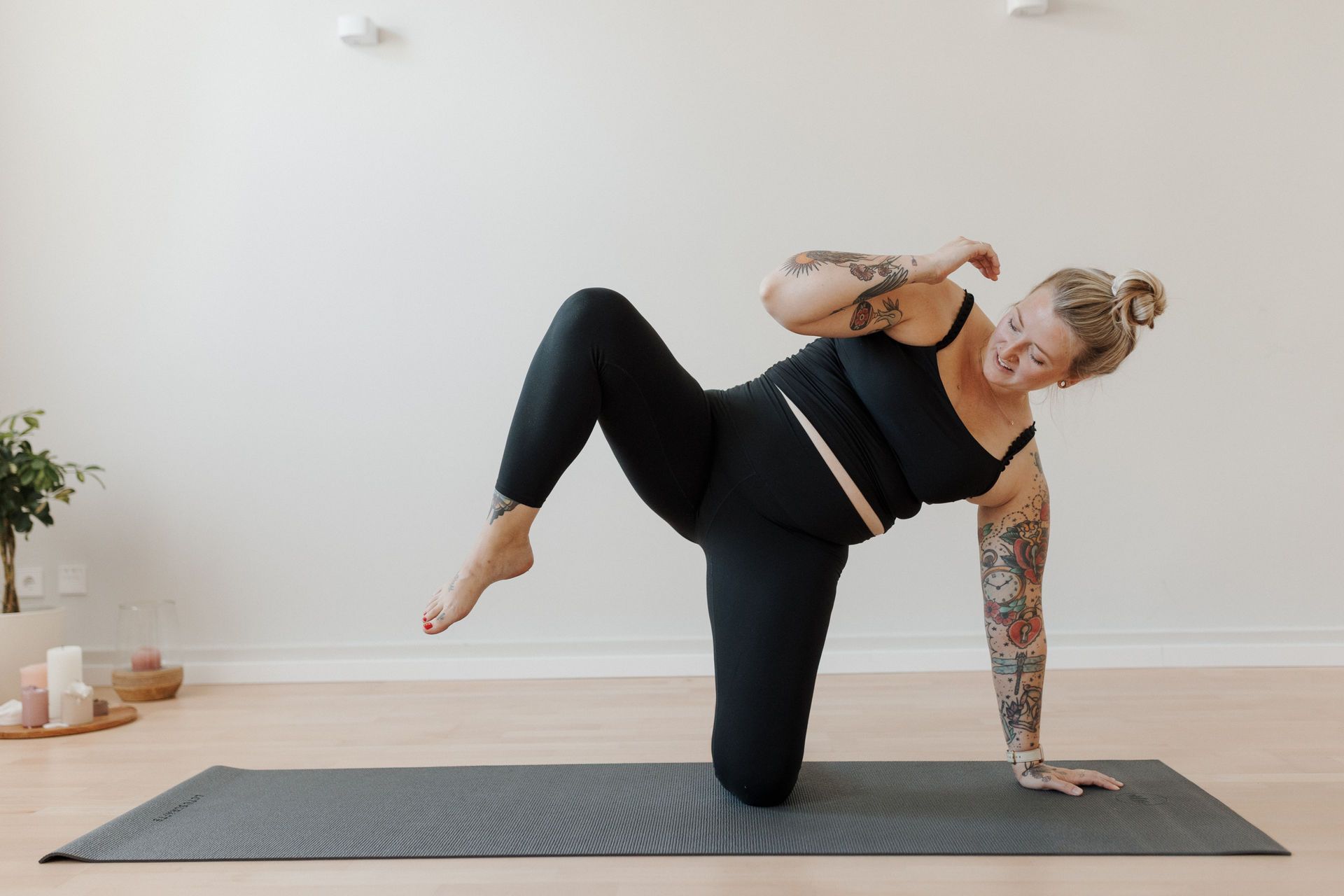 „Yoga für Schwangere und Mamas im Studio Köln Porz“
„Yin und Vinyasa Yoga Kurs in Köln für Anfänger und Geübte“