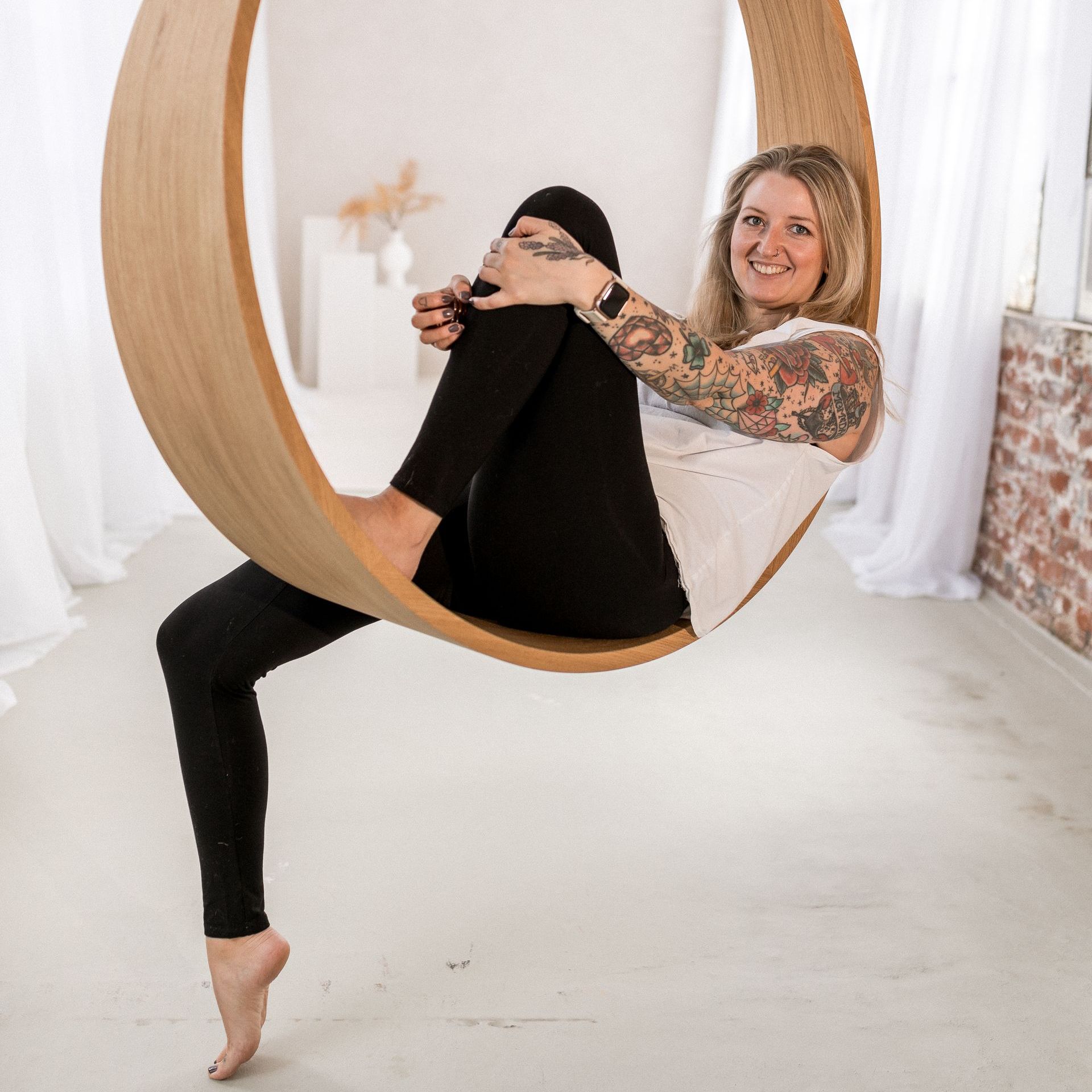 „Willkommensbild auf DoYogaJasmin Website in Köln“
„Jasmin begrüßt Schwangere und Mamas in ihrem Yoga-Studio Köln Porz“