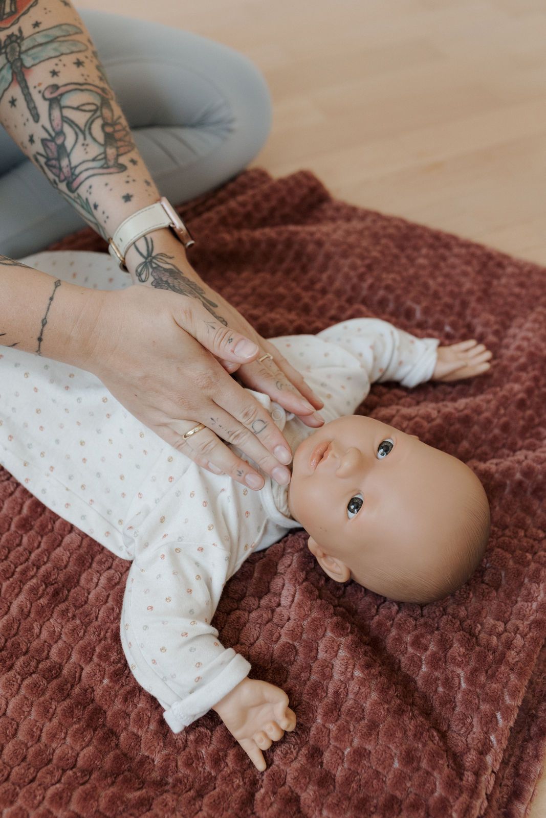 „Babymassage Kurs mit Mama und Baby in Köln“
„Kinderyoga Kurs für Kinder im Yogastudio Köln“