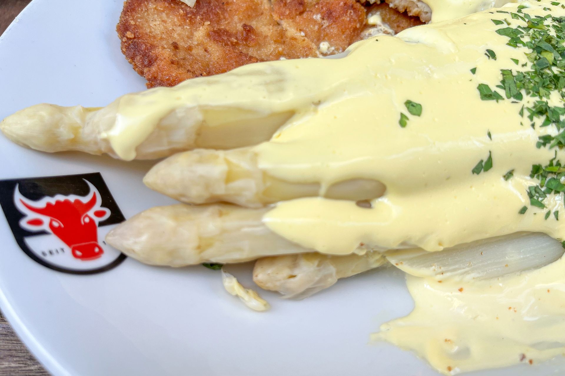 Traditionelles Spargelessen beim Lallehaag Senat: Ein unvergesslicher Abend im Ochsen in Feudenheim