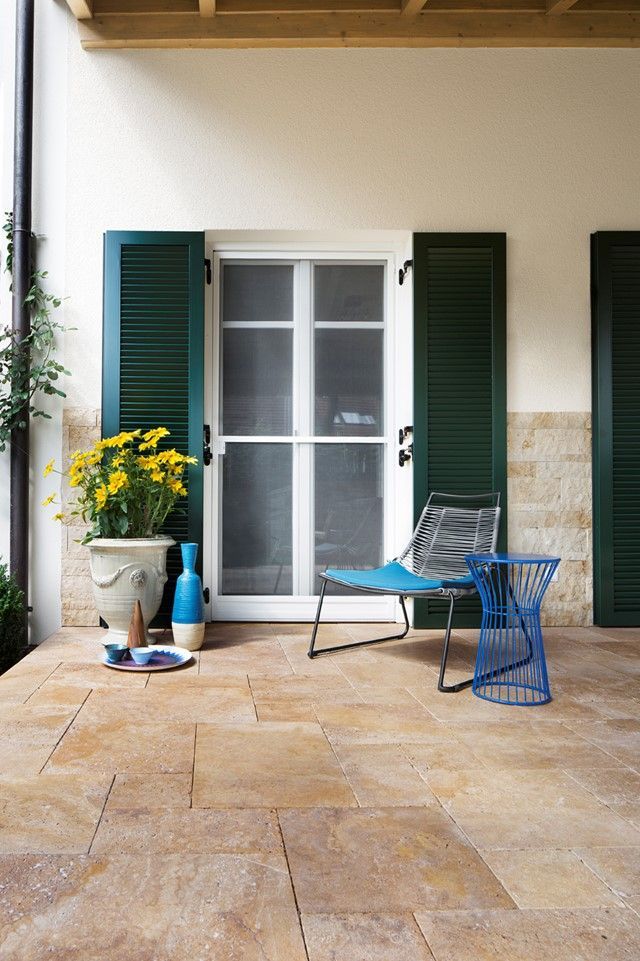 Naturstein Terrassenplatten aus Travertin Yellow in gemischten Gelbgold Nuancen