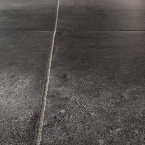 Natursteinoptik wie gebrochenen Kanten von Kronos Le Reverse Namur Nahaufnahme.