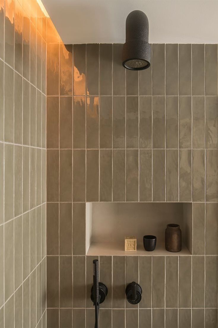 Metrofliesen Dusche Badezimmer verlegt Dunkelgrün Eucalyptus ADEX