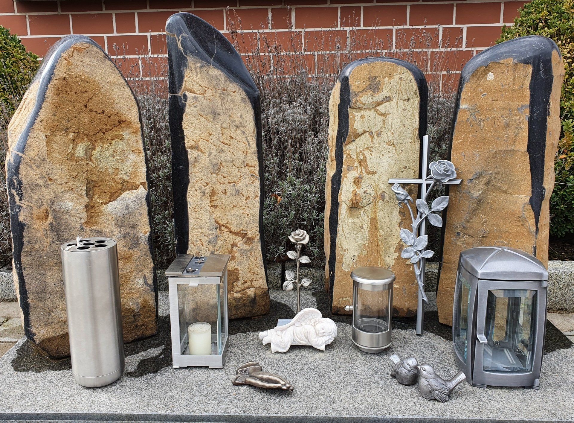 Grabzubehör - Meyn Grabsteine in Bad Bevensen