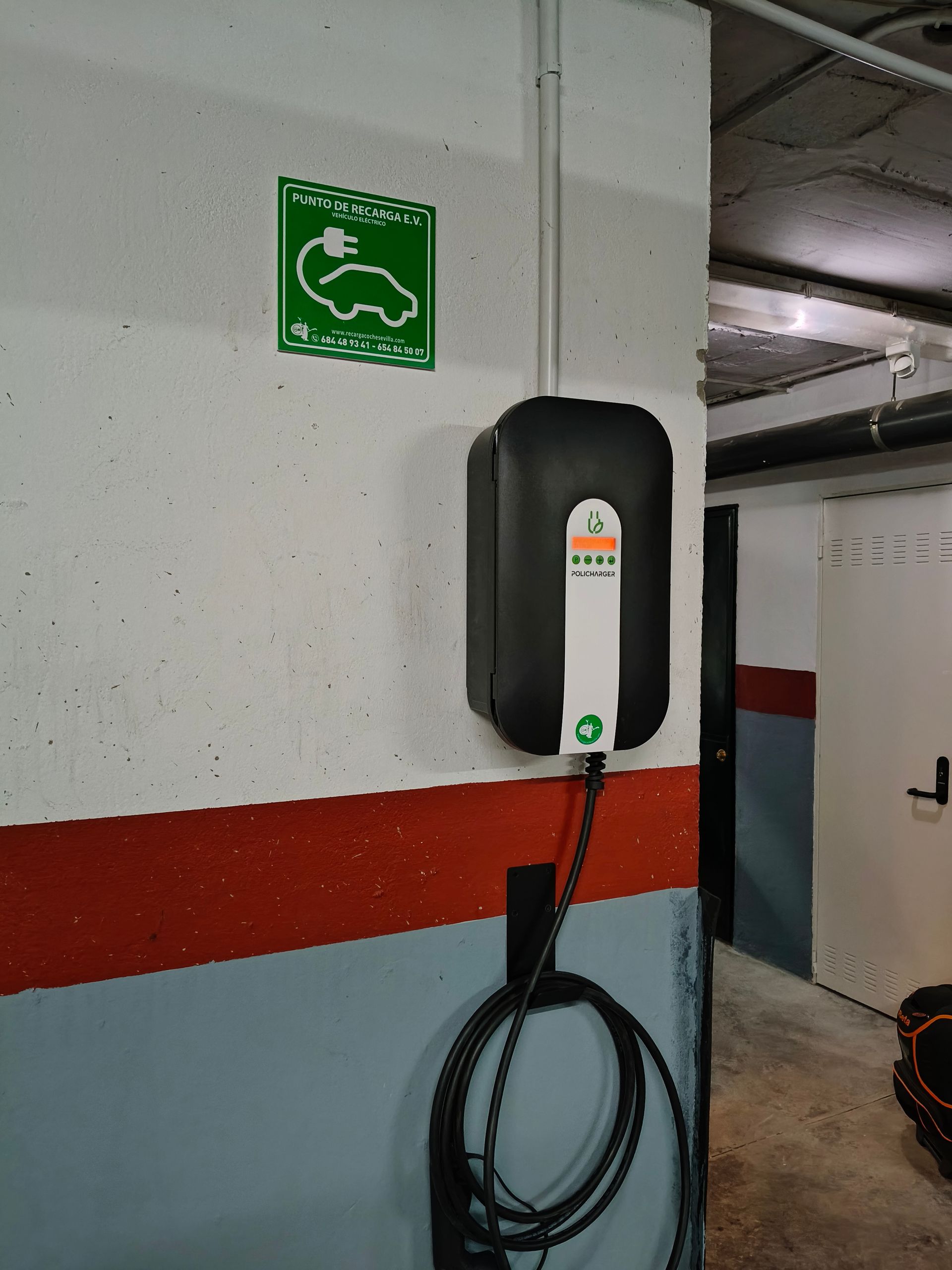 Oferta instalación cargador de coche eléctrico en parking comunitario