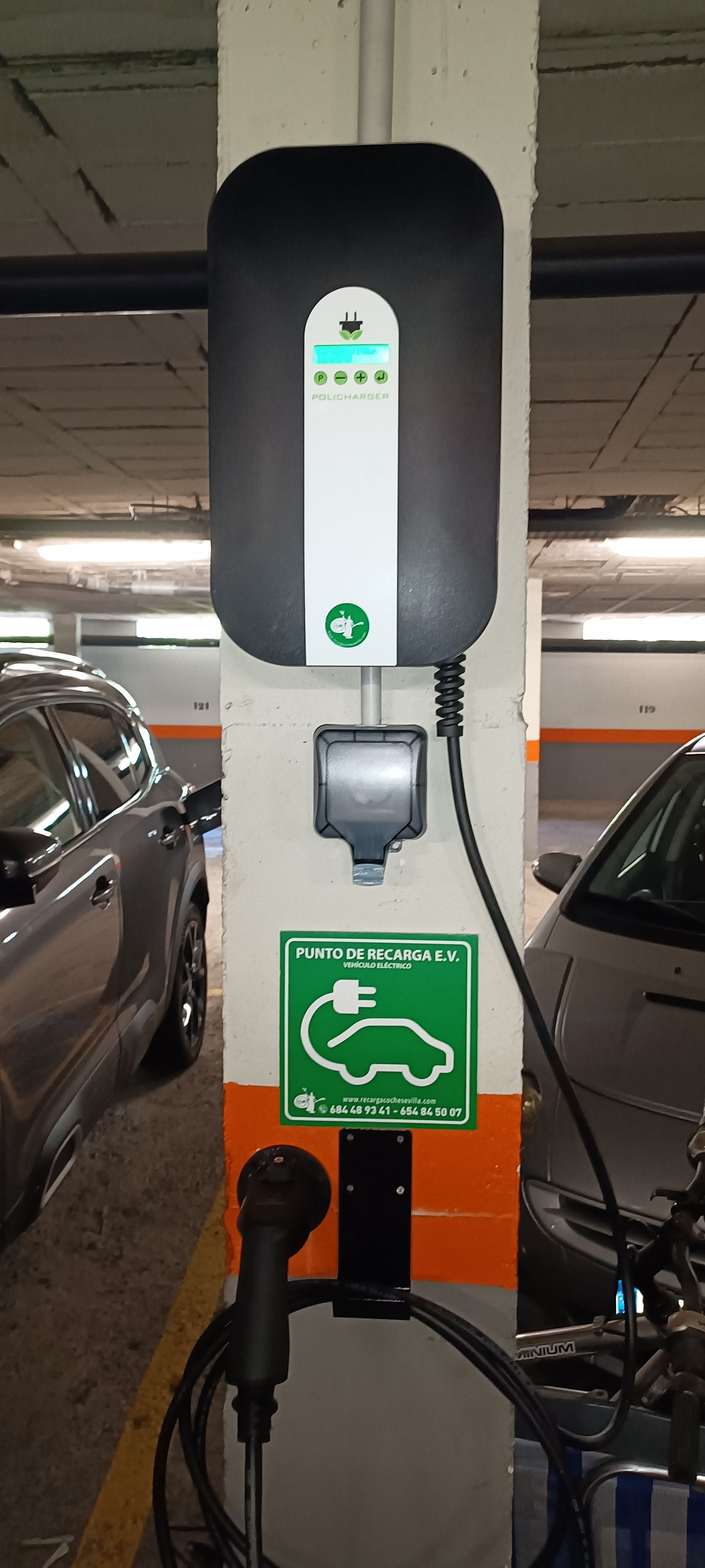 Oferta instalación cargador coche eléctrico más gestión subvención en Sevilla