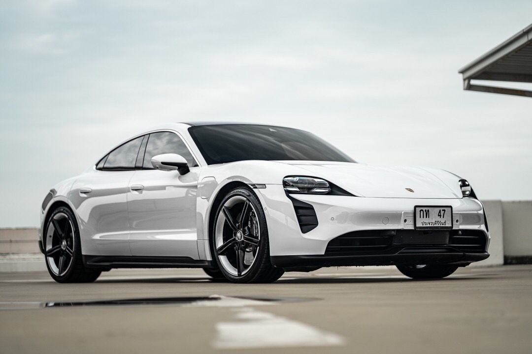 empresas instaladoras de cargadores eléctricos para Porsche Cargadores eléctricos compatibles según modelo de Porsche