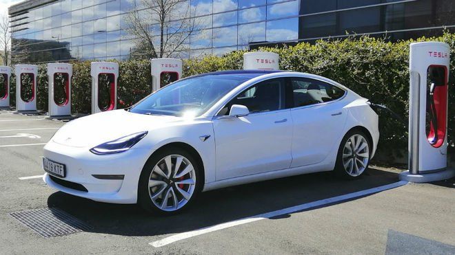 presupuesto para un punto de recarga Tesla Model 3 eléctrico empresa instaladora punto de recarga Tesla Model 3 eléctrico