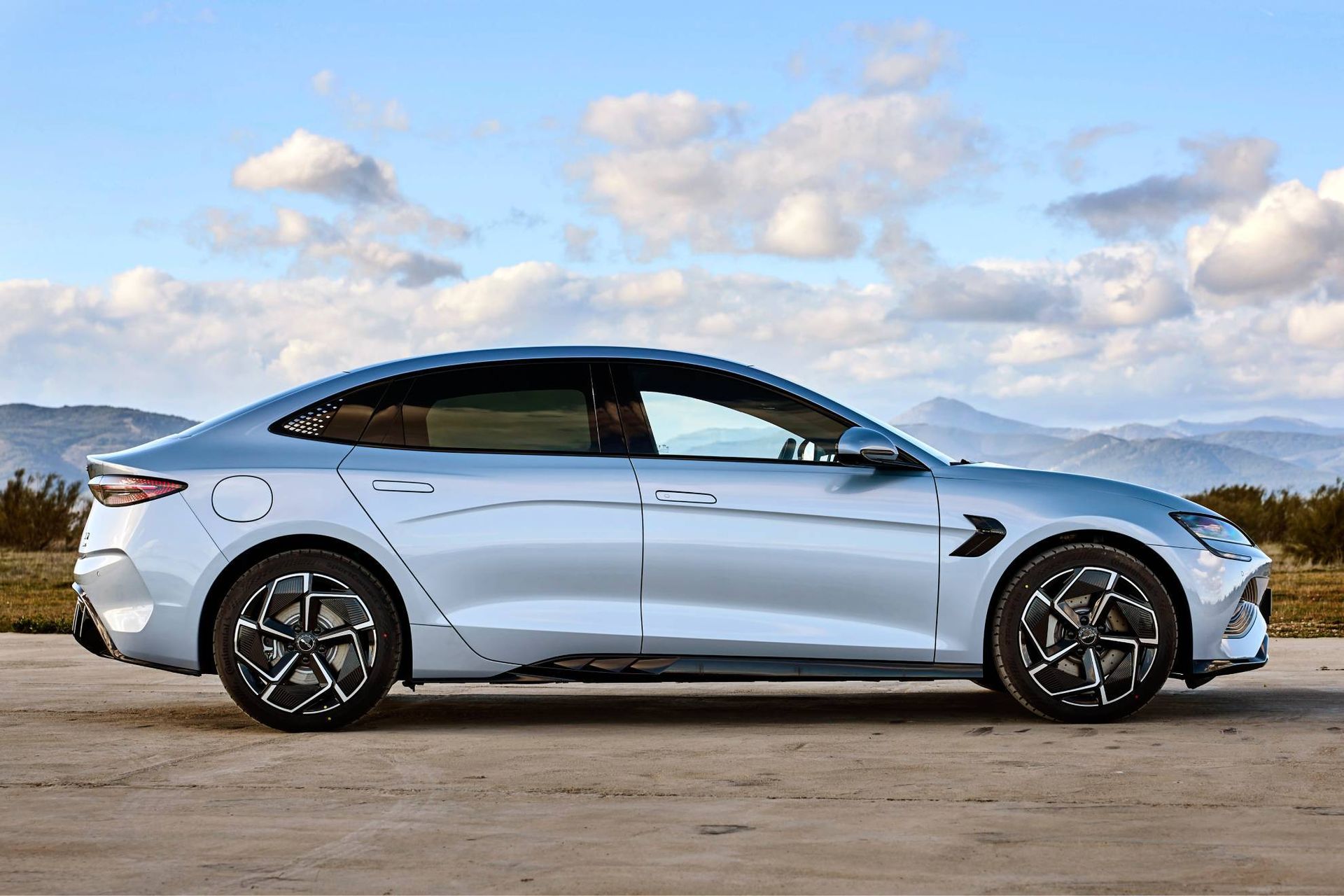 empresas de instalación de puntos de recarga en Sevilla cargadores para coches BYD SEAL eléctricos