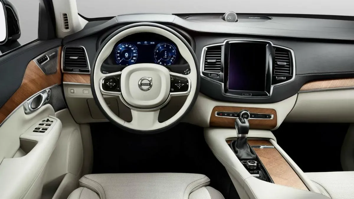 subvenciones para la instalación de un punto de recarga VOLVO EXC90 SUV eléctrico subvenciones para la compra de un VOLVO EX90 SUV eléctrico