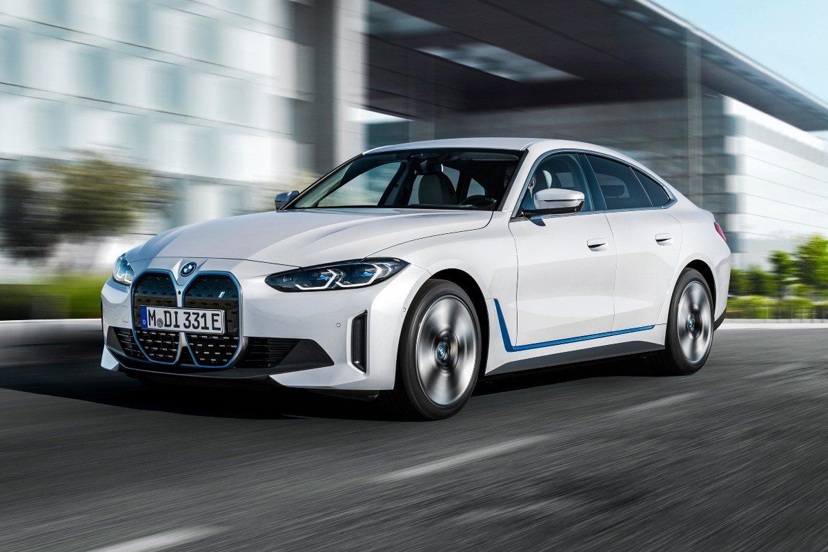 empresas instaladoras punto de recarga BMW i4 eléctrico en Sevilla