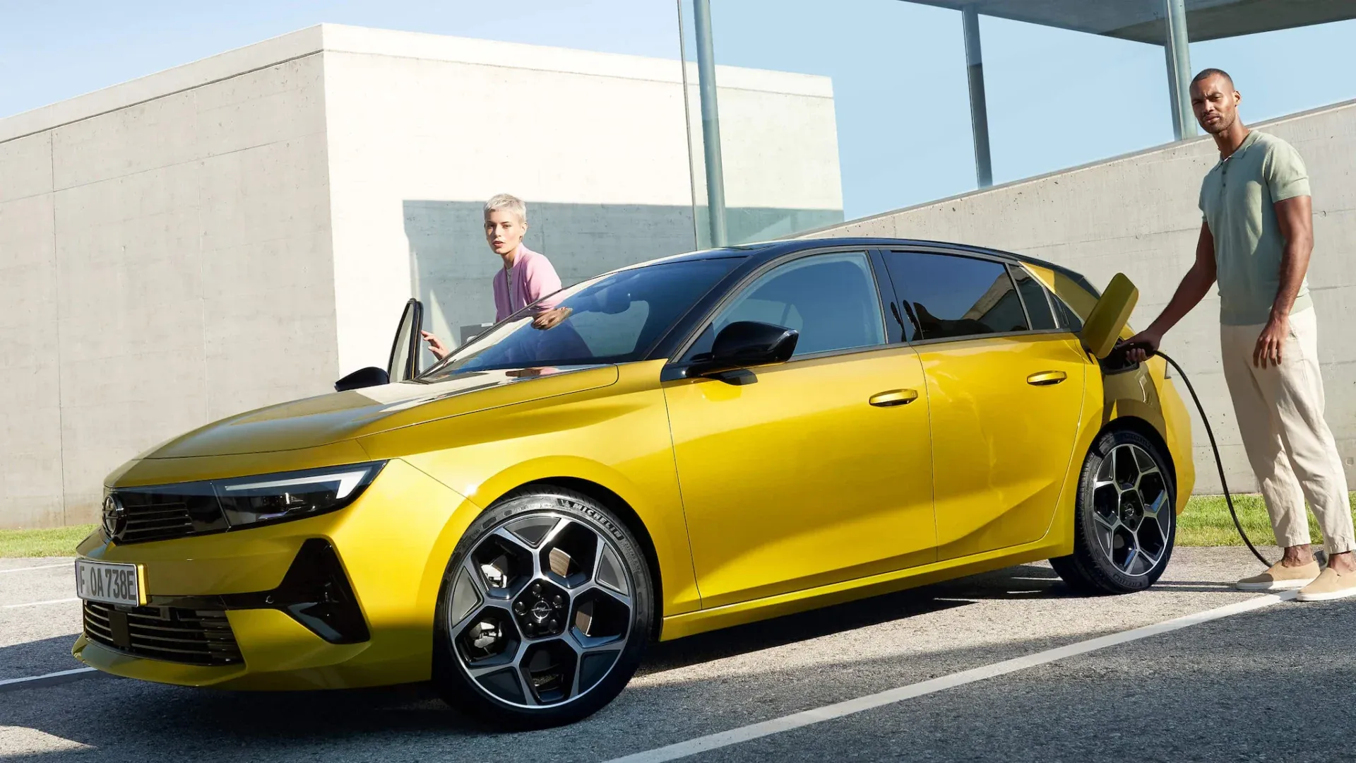presupuesto instalación punto recarga Opel Astra híbrido enchufable empresas instaladoras punto recargaOpel Astra híbrido enchufable