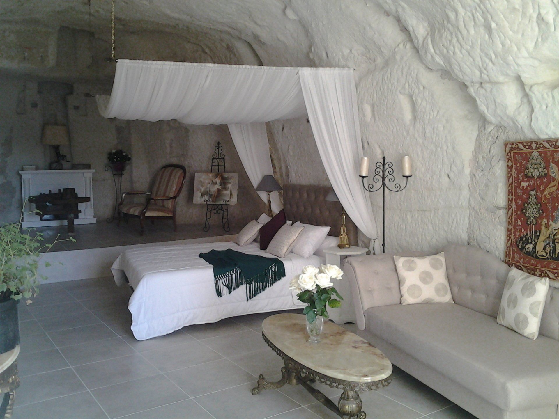 Chambre troglodyte du Manoir des Roches