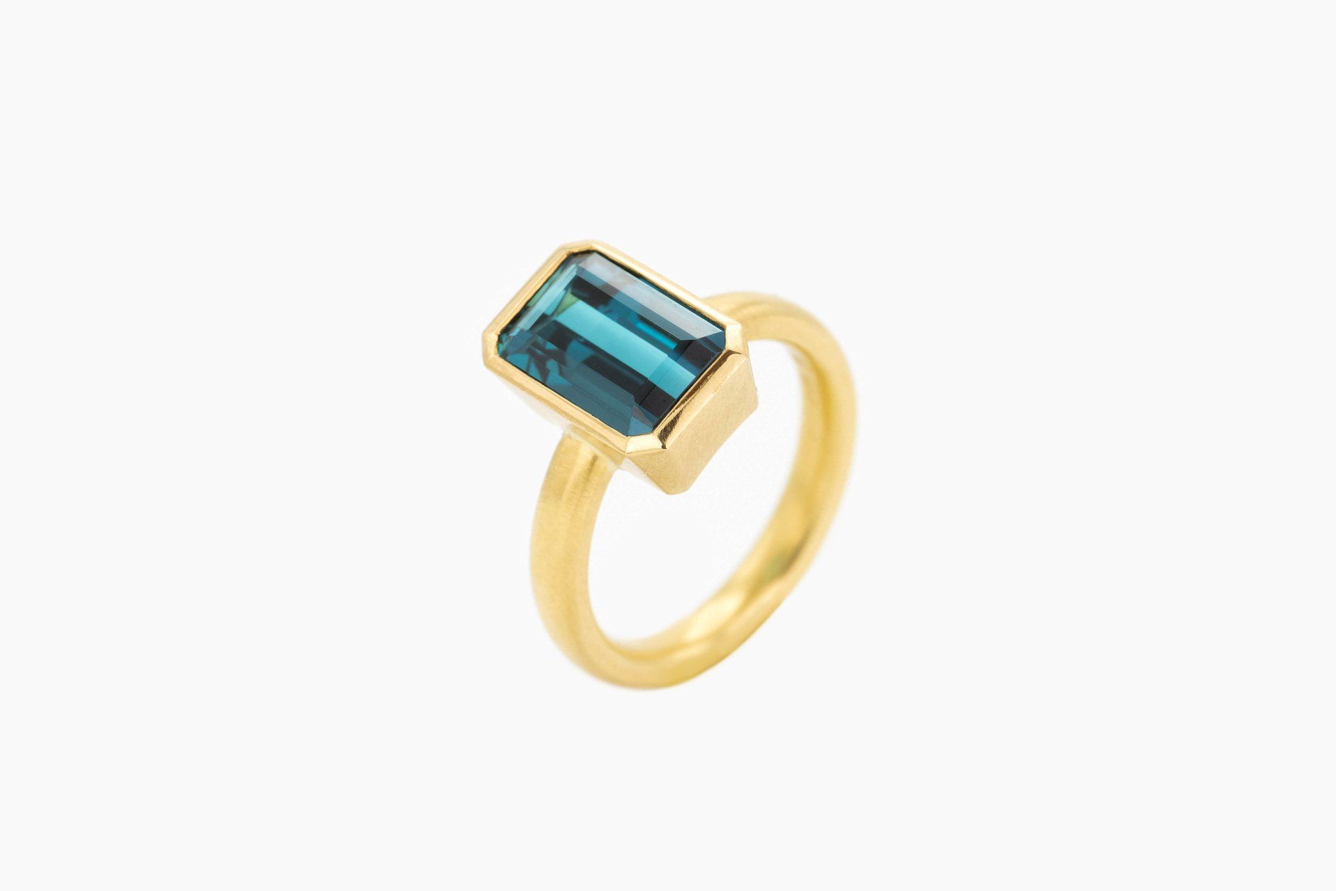 Ring, 900 Gelbgold, Turmalin, Goldschmiede München