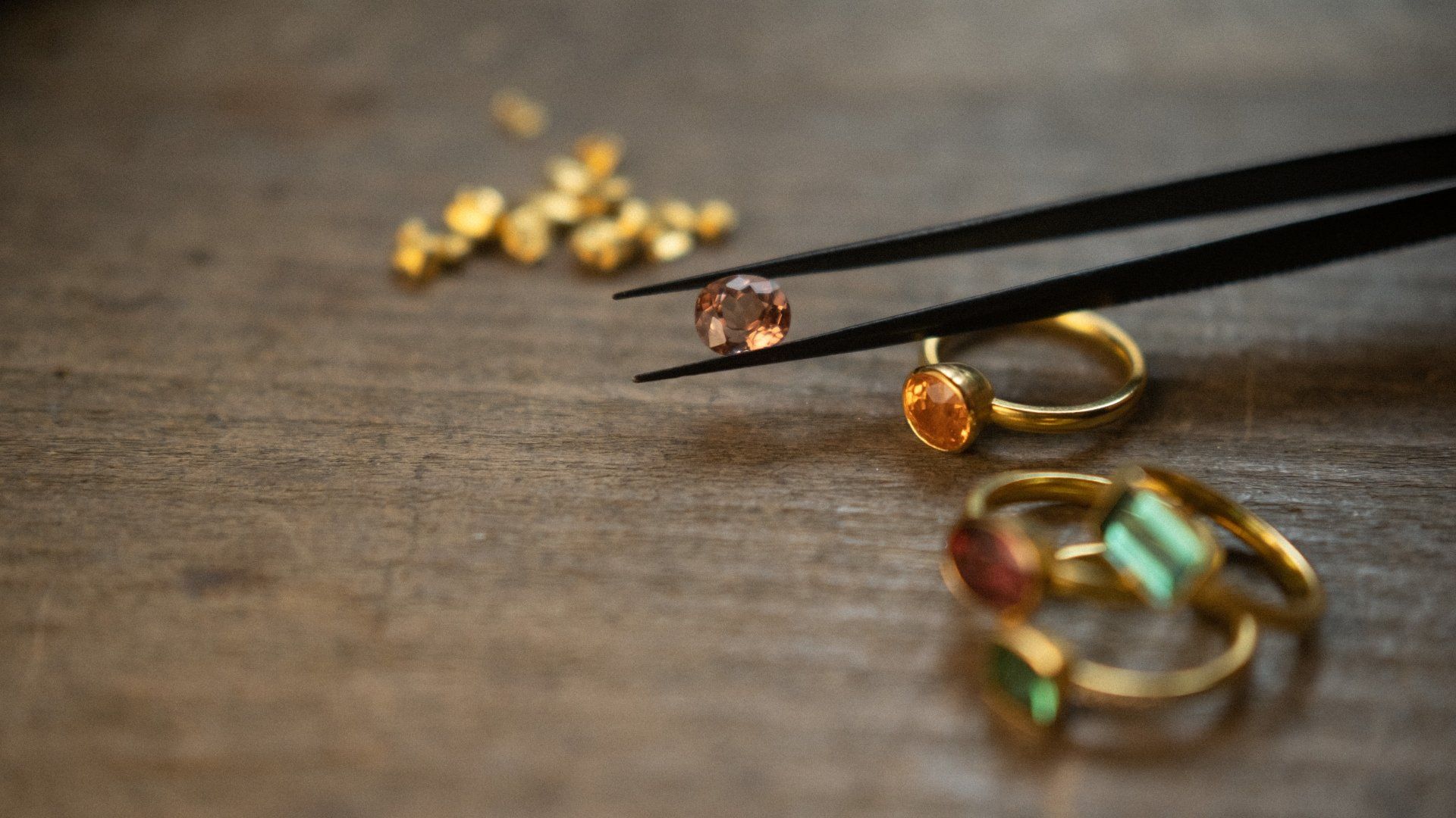 Ring mit Edelstein Turmalin von der Goldschmiede Kurfürstin in München. 900 Gelbgold